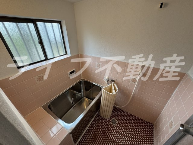 上四条町戸建の浴室|お風呂です