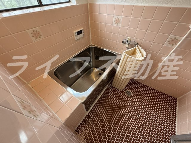 上四条町戸建の浴室|日々の暮らしに欠かせないお風呂です