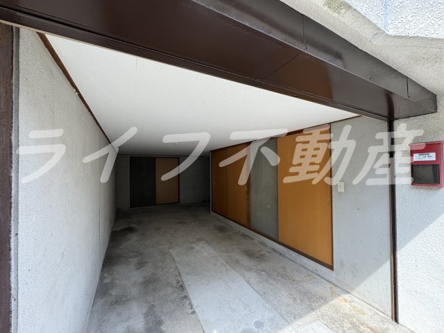 上四条町戸建の駐車場|駐車場完備です