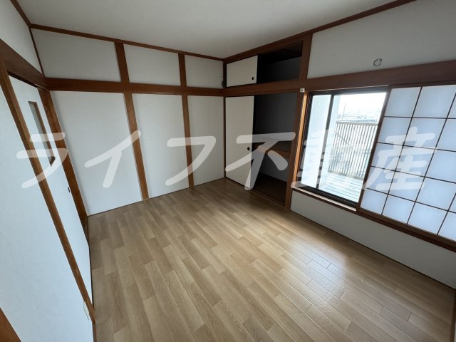 上四条町戸建の内装|内装は落ち着いています