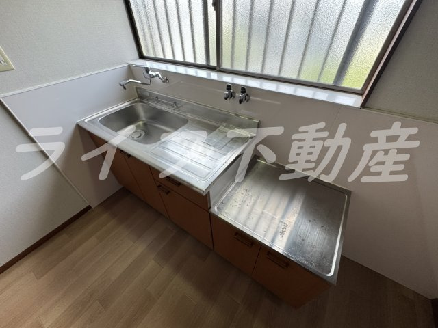 上四条町戸建のキッチン|きれいなキッチンです