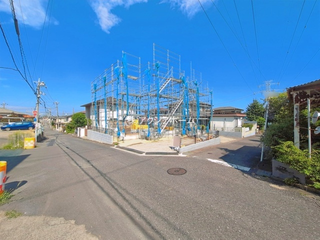 入間市久保稲荷4丁目・全2棟　新築一戸建　2号棟の前面道路含む現地写真|現地　2026年8月25日撮影