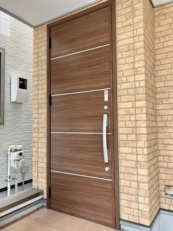 山王戸建のエントランス|落ち着いたエントランスです