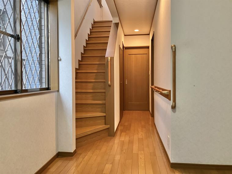 二葉戸建のロビー|毎日通るロビーはこのようになっています