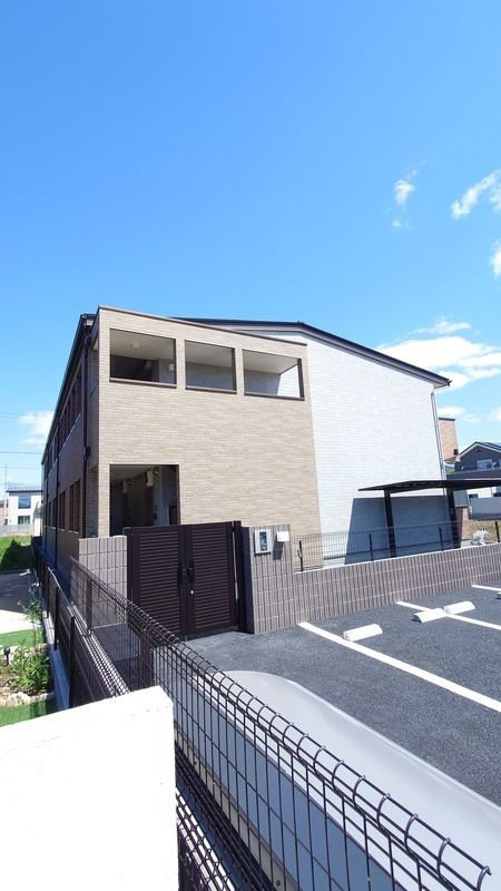 木更津市金田東４丁目のアパートのエントランス