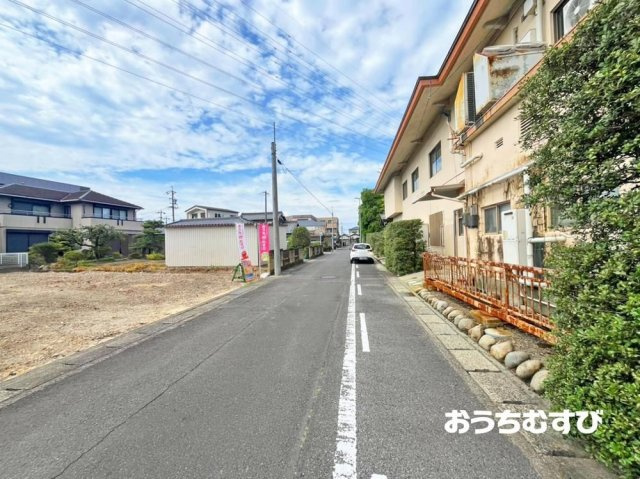 小牧市田県町第2(全2棟)の前面道路含む現地写真