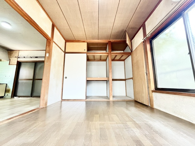 富田林市錦織南2丁目戸建の洋室