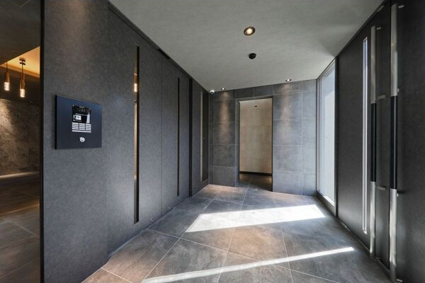 S-RESIDENCE堀田駅前futurのエントランス