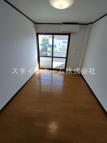 【居間・リビング】 | ハイツK＆Y　B棟 | イメージ写真です。