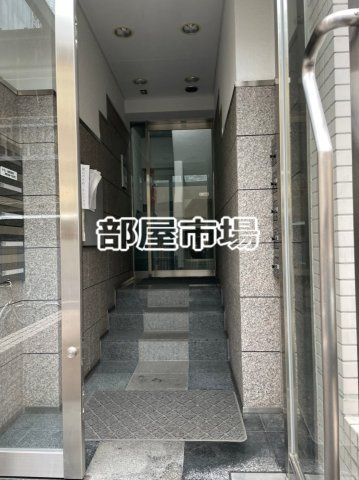 根本ビルのロビー