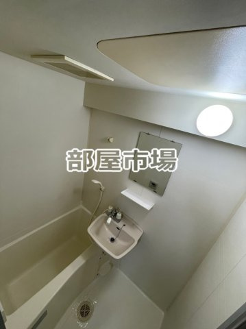 根本ビルの浴室