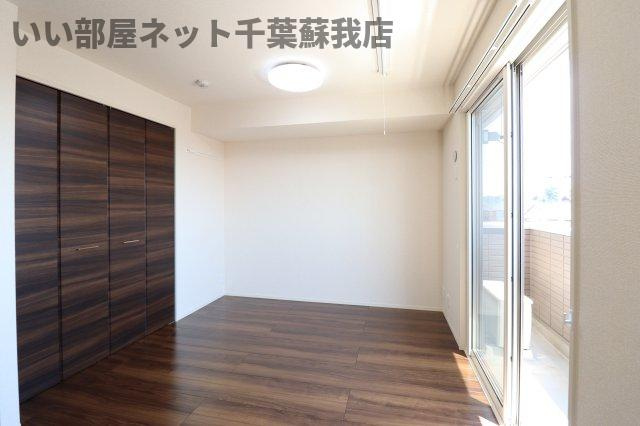 レイワンＡＢの洋室|広々とした洋室です