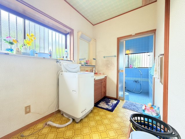 潮来市川尾中古物件の洗面所