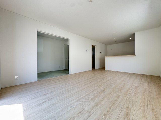 神戸市西区伊川谷町有瀬新築戸建５号棟の居間・リビング
