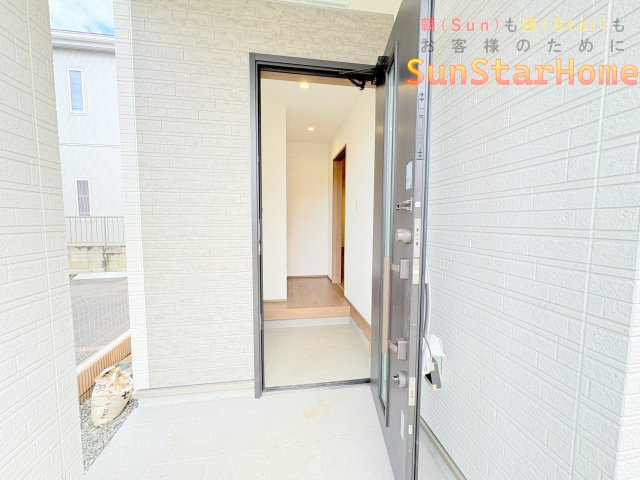 【サンスターホーム】羽村市栄町2丁目　長期優良新築戸建の玄関