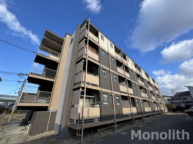 ビレッジハウス葛ノ葉8号棟の外観