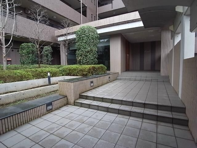 エクシード八千代中央のエントランス