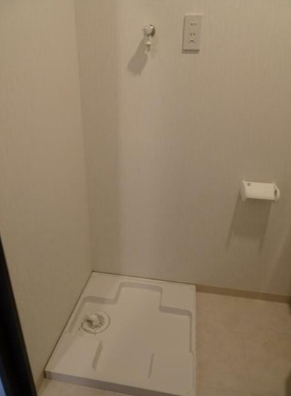【設備】 | MAXIVbasic大鳥居 | 洗濯機置き場です