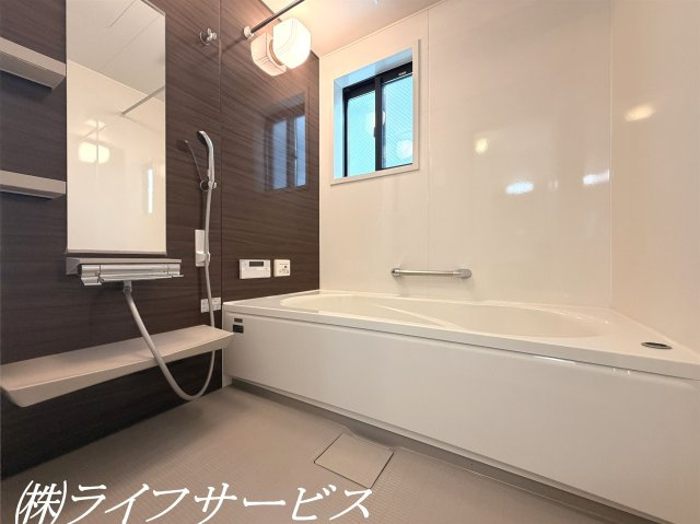 【浴室】 | 東淀川区豊里１丁目中古戸建 | 浴室／浴室乾燥機付！自動お湯張り、追い焚き機能あり！ジェットバス機能もございます！