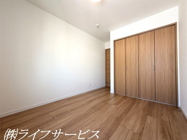 【洋室】 | 東淀川区豊里１丁目中古戸建 | ３階洋室６帖(2)／クローゼットあり！