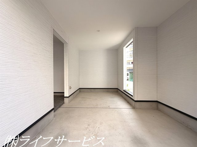 【駐車場】 | 東淀川区豊里１丁目中古戸建 | 車庫あり