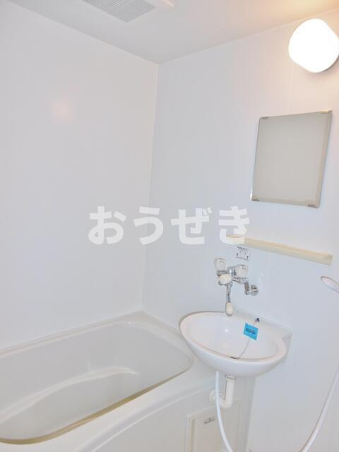 ソレイユ山手の浴室