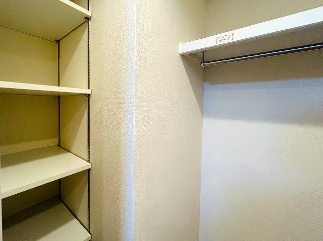 出来るだけ上階が良い方へ。６階だったらイケますか？？ペット飼える角部屋って素敵すぎ！！あの六角橋商店街が庭となる『D‘クラディア横浜白楽』リノベーションはイケてます！！トランクルームもあるよ。の収納|こまごまとしたものを収納できそうですね