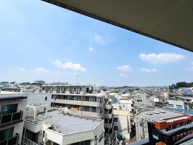 出来るだけ上階が良い方へ。６階だったらイケますか？？ペット飼える角部屋って素敵すぎ！！あの六角橋商店街が庭となる『D‘クラディア横浜白楽』リノベーションはイケてます！！トランクルームもあるよ。の展望