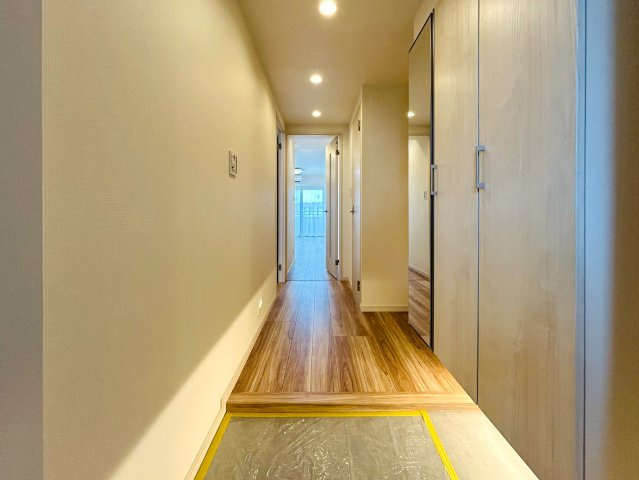 出来るだけ上階が良い方へ。６階だったらイケますか？？ペット飼える角部屋って素敵すぎ！！あの六角橋商店街が庭となる『D‘クラディア横浜白楽』リノベーションはイケてます！！トランクルームもあるよ。の玄関|玄関です