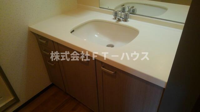 クレストヒル中野木の独立洗面台
