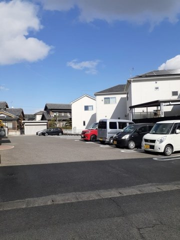 プラ－ジュ　サントゥールⅡ　　刈谷市近郊の賃貸はクラスホーム刈谷店の駐車場|駐車場完備です