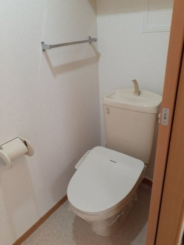 プラ－ジュ　サントゥールⅡ　　刈谷市近郊の賃貸はクラスホーム刈谷店のトイレ|落ち着いたトイレです