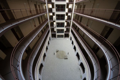 【その他】 | 琵琶湖アーバンリゾート3番館 | マンション5階通路からの見た目、下部