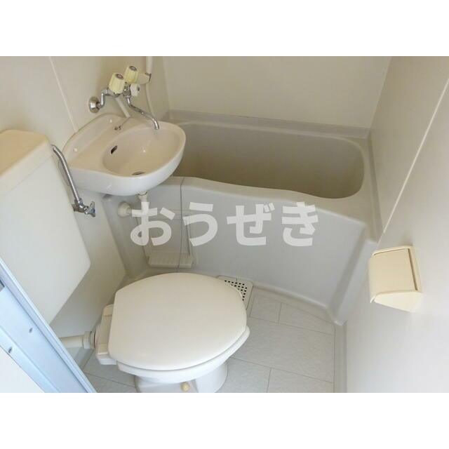ロワレール横浜西壱番館の浴室