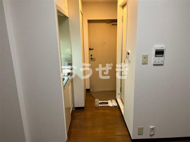 ロワレール横浜西壱番館の玄関