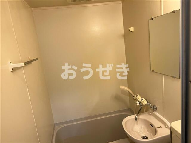 ロワレール横浜西壱番館の洗面所