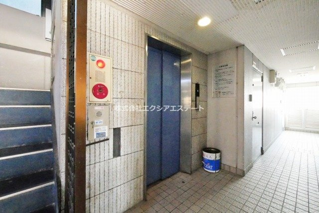 新栄プロパティー中加賀屋のロビー
