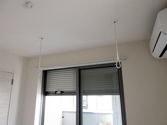 Hebel Maison Sendagiの設備|シャッターと物干しフック付き