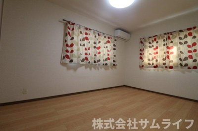 【洋室】 | 長尾4LDK戸建