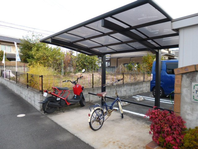 ウエスト・ベルジュＣのその他共用部分|自転車置き場