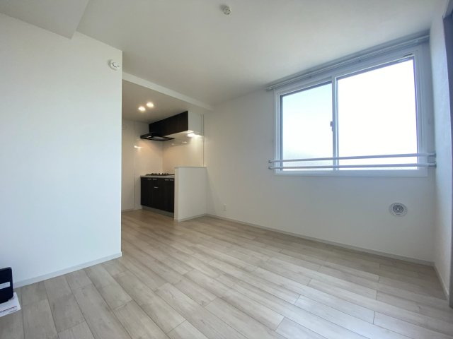 KEIAI RESIDENCE 西大宮Ⅱの居間・リビング
