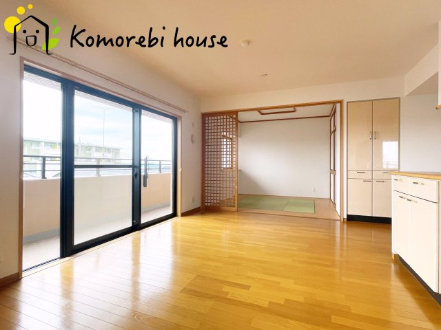グリーンミユキ吉野町の居間・リビング|こちらの居間で趣味の時間をお楽しみください