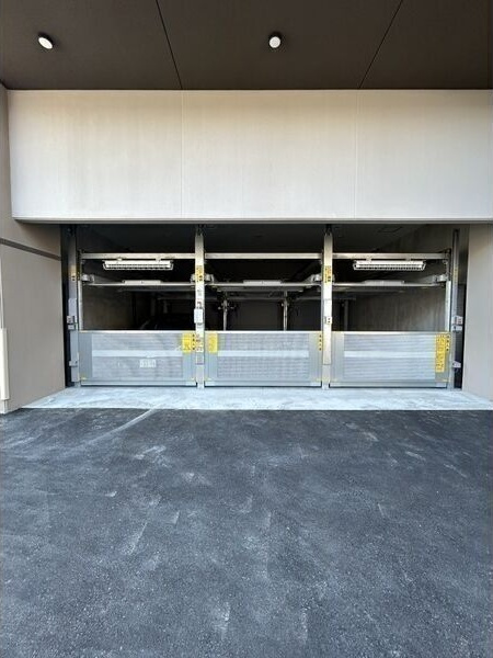S-RESIDENCE尾頭橋clarity(クラリティ)の駐車場