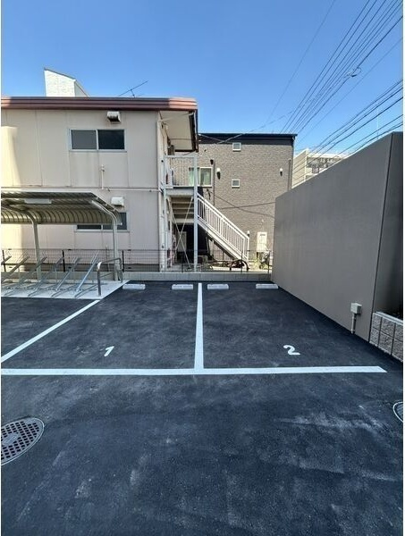 S-RESIDENCE尾頭橋clarity(クラリティ)の駐車場