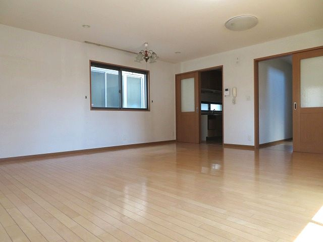 高知市高須一丁目 中古戸建ての居間・リビング|2F LD