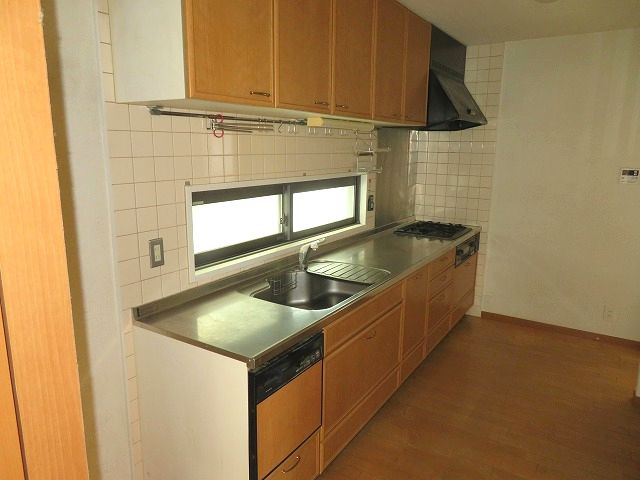 高知市高須一丁目 中古戸建てのキッチン|キッチン