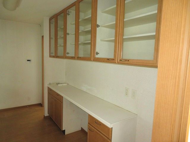 高知市高須一丁目 中古戸建てのキッチン|カップボード
