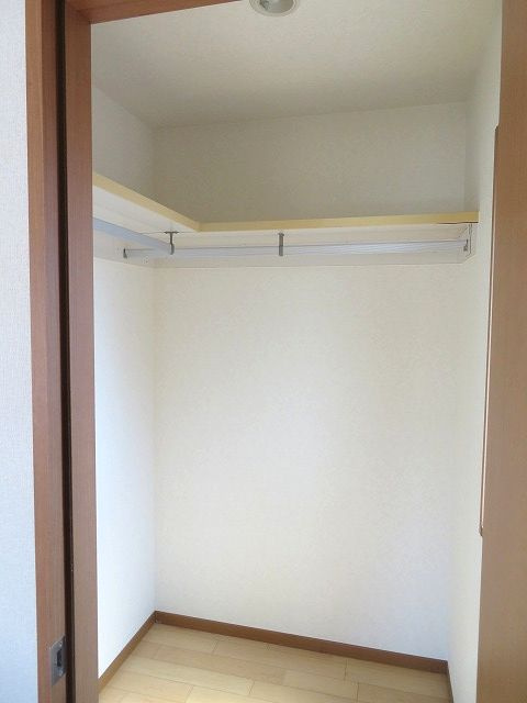 高知市高須一丁目 中古戸建ての収納|3Fウォークインクローゼット1