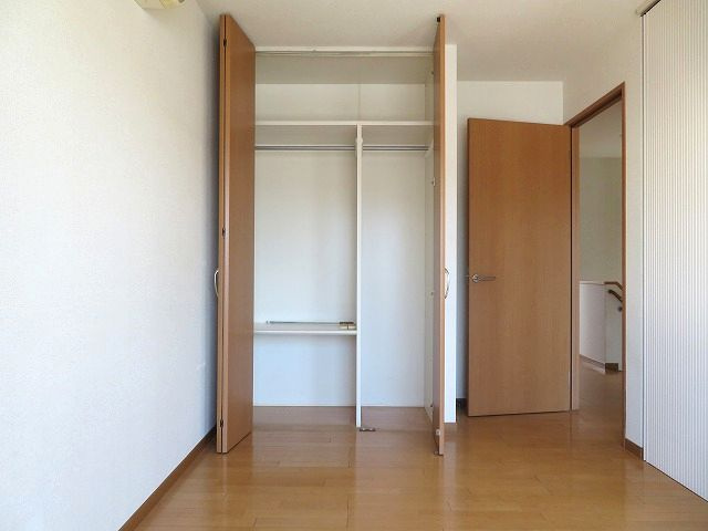 高知市高須一丁目 中古戸建ての収納|3F洋室クローゼット