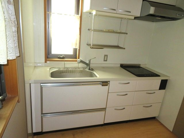 高知市高須一丁目 中古戸建てのキッチン|1Fキッチン